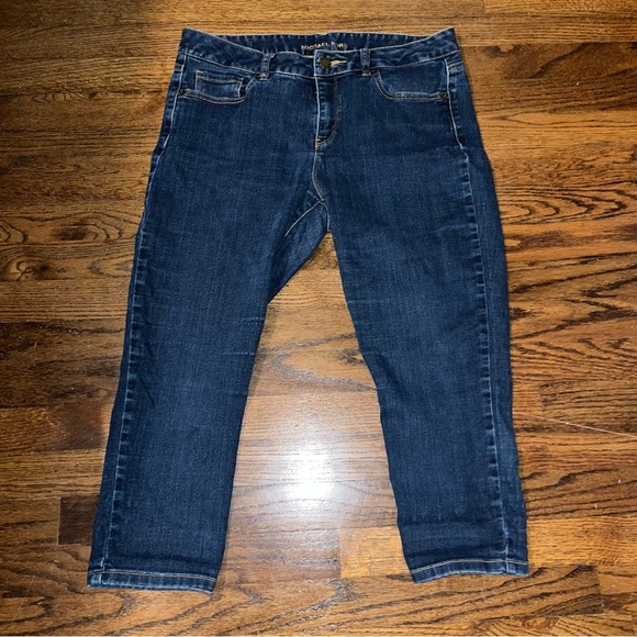 Michael Kors‎ Denim Capri Pants Women's Size 10 Dark Wash - Picture 1 of 6